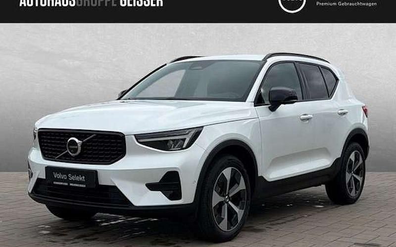 Gebraucht Volvo XC40 Plus 163 PS (119 kW) 2025 Weiß SUV