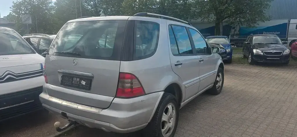 Gebraucht Mercedes ML350 Edition 235 PS (172 kW) 2004 Grau SUV