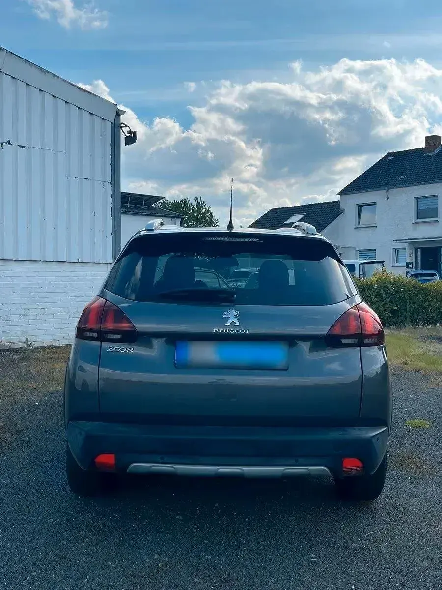 Gebraucht Peugeot 2008 Crossway 130 PS (95 kW) 2019 Grau SUV