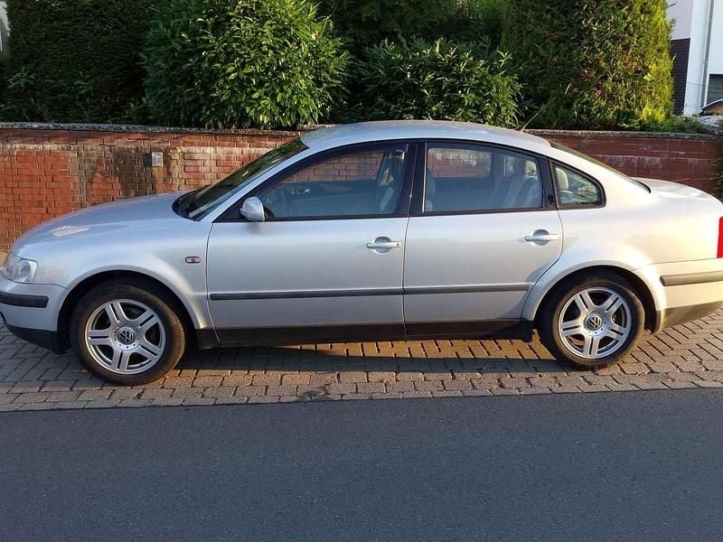 Silber Gebraucht 1998 VW Passat Comfortline Limousine | 500 € (Guter Preis) - Bild 1/1