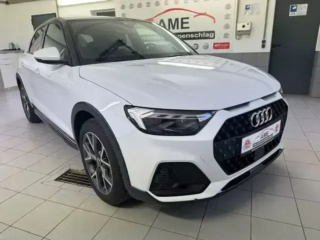 Gebraucht Audi A1 Ambiente 150 PS (110 kW) 2021 Weiß SUV
