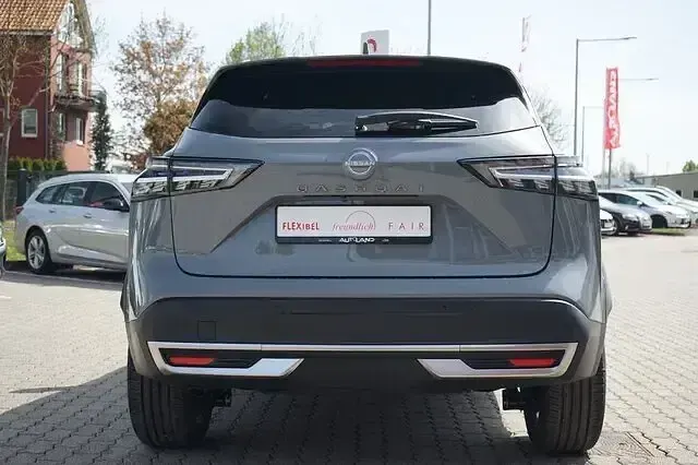 Neu Nissan Qashqai Tekna 158 PS (116 kW) 2026 Grau SUV