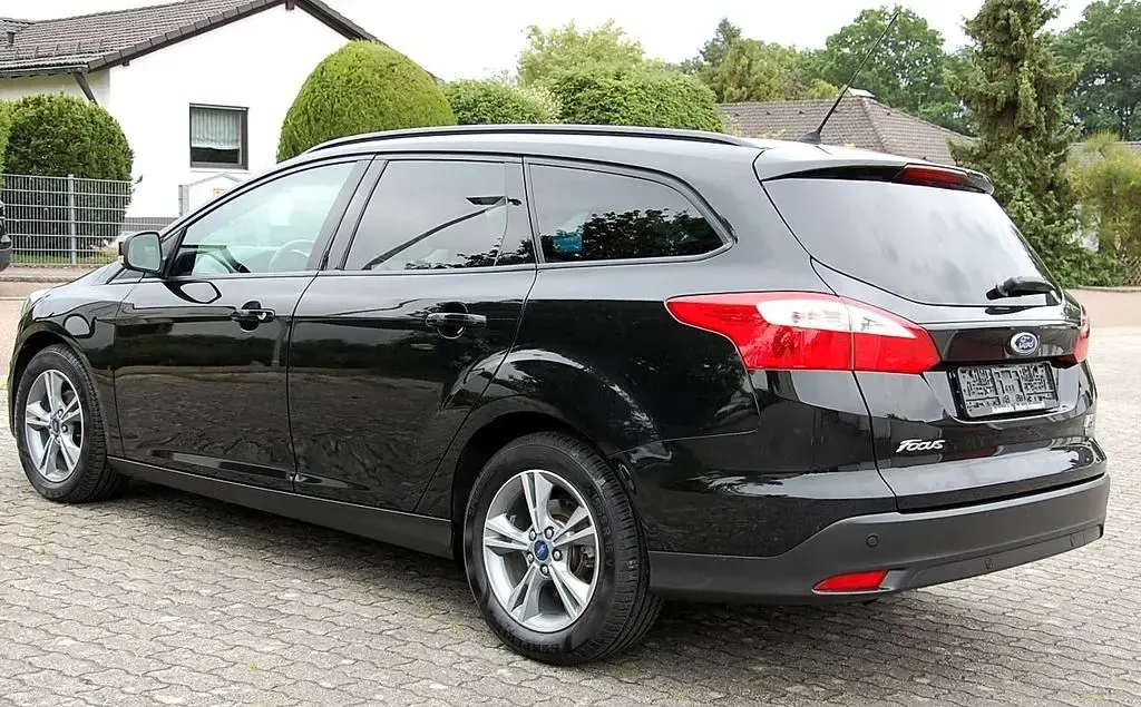 Gebraucht Ford Focus 125 PS (91 kW) 2013 Schwarz Limousine