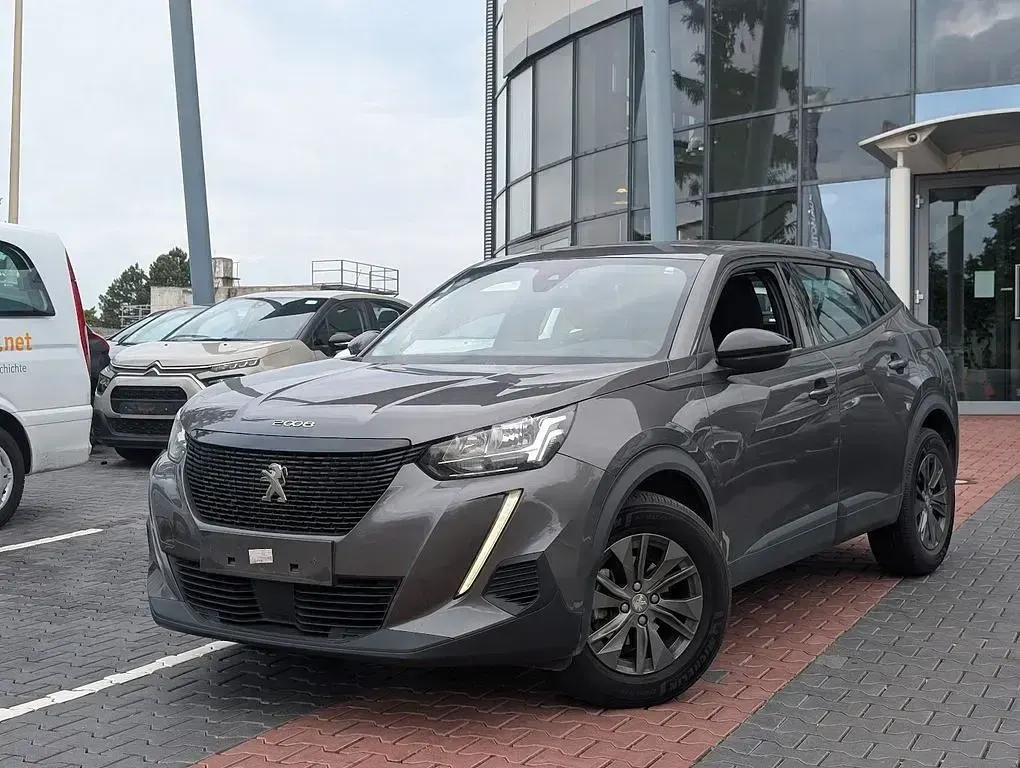 Gebraucht Peugeot 2008 Active 102 PS (75 kW) 2022 Platiniumgrau (metallic) SUV