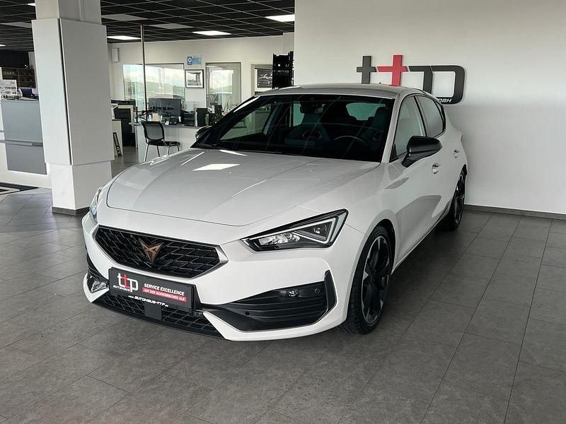 Weiß Gebraucht 2023 Cupra Leon Limousine | 28.590 € (Guter Preis) - Bild 1/4