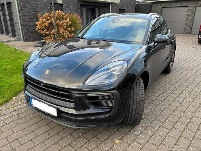 Gebraucht Porsche Macan 380 PS (279 kW) 2024 Schwarz SUV