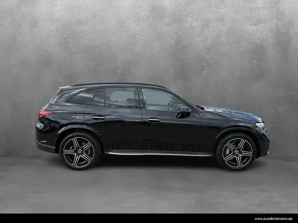 Gebraucht Mercedes GLC300 AMG line 258 PS (189 kW) 2026 Lack obsidianschwarz SUV