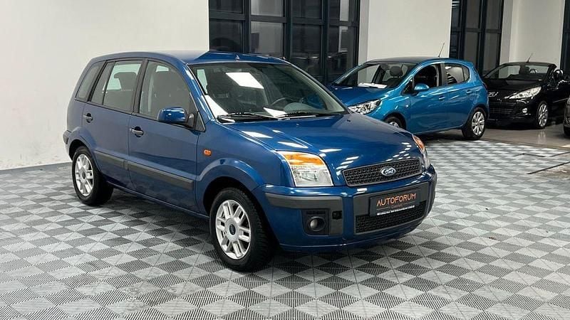 Blau Gebraucht 2009 Ford Fusion Style Limousine | 3.999 € (Fairer Preis) - Bild 1/4