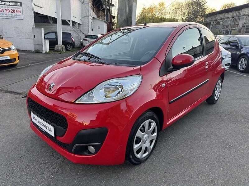 Gebraucht Peugeot 107 Active 68 PS (50 kW) 2012 Rot Kleinwagen