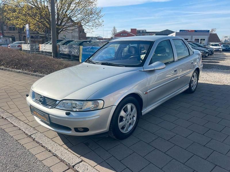 Gebraucht Opel Vectra 101 PS (74 kW) 2001 Silber Limousine