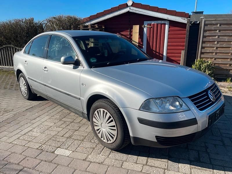 Gebraucht VW Passat 102 PS (75 kW) 2001 Silber Limousine