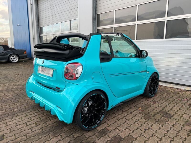 Neu Smart ForTwo Electric Drive Brabus 67 kW (92 PS) 2025 Blau Cabrio
