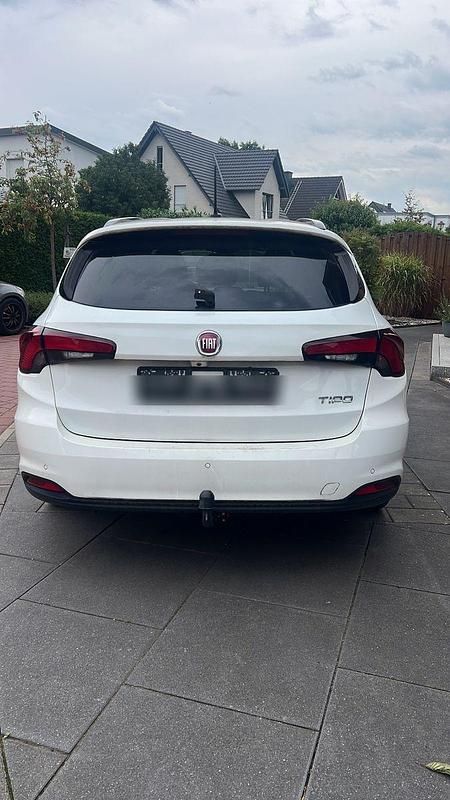Weiß Gebraucht 2019 Fiat Tipo More Kombi | 13.450 € (Fairer Preis) - Bild 1/4