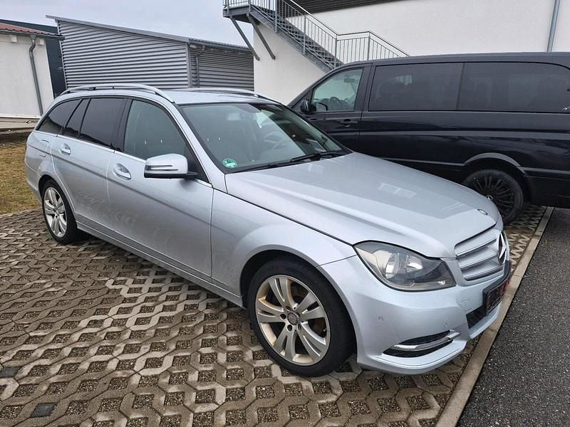 Gebraucht Mercedes C250 204 PS (150 kW) 2014 Silber Kombi