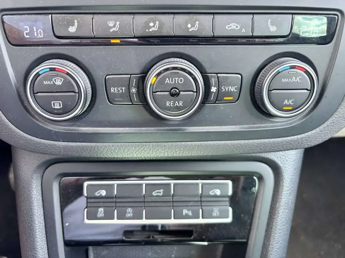 Gebraucht VW Sharan Comfortline 150 PS (110 kW) 2021 Weiß Van / Kleinbus
