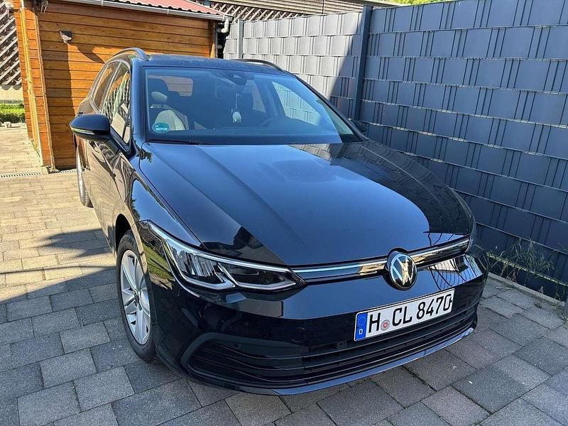Schwarz Gebraucht 2024 VW Golf VIII Life Kombi | 24.900 € (Fairer Preis) - Bild 1/4