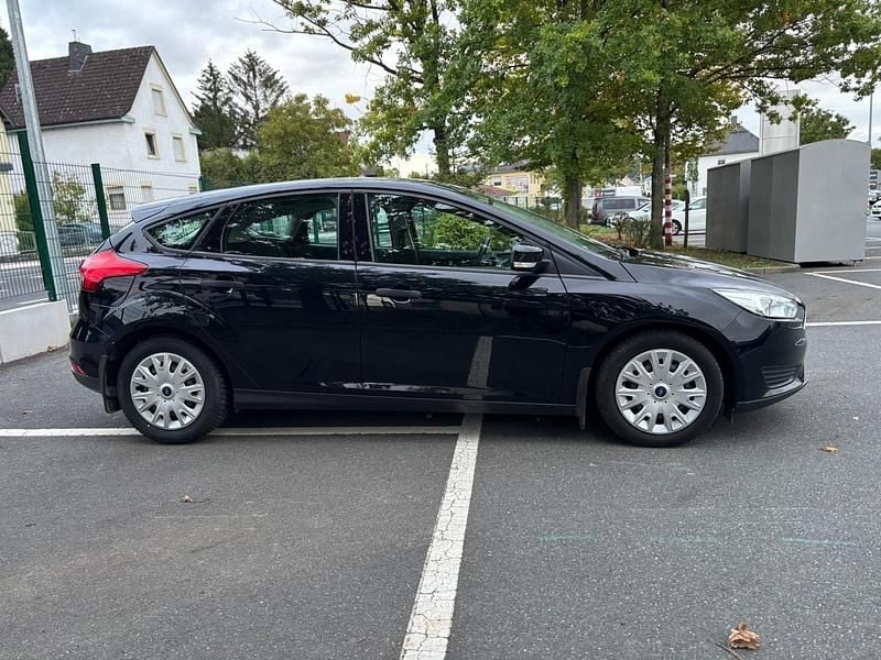 Gebraucht Ford Focus 100 PS (73 kW) 2015 Schwarz Limousine