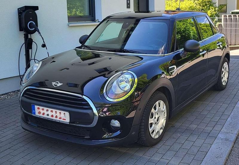Midnight black metallic Gebraucht 2016 Mini ONE Kleinwagen | 7.500 € (Superpreis) - Bild 1/4