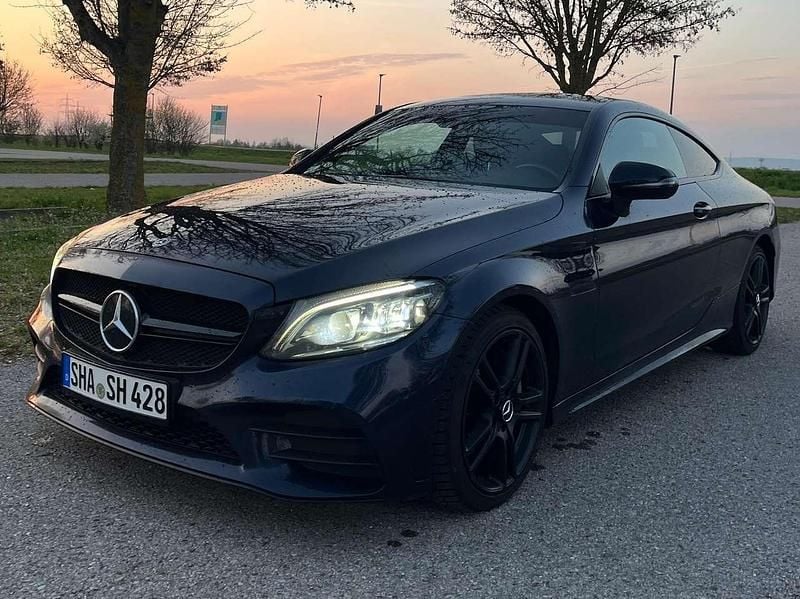 Gebraucht Mercedes C300 AMG line 245 PS (180 kW) 2018 Blau Coupé