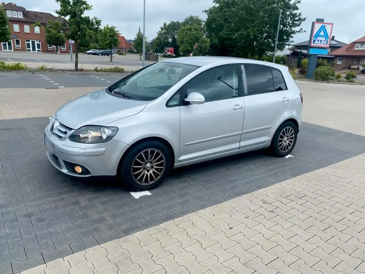 Gebraucht VW Golf IV 105 PS (77 kW) 2005 Silber Limousine