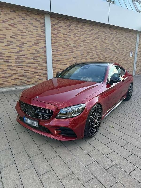 Rot Gebraucht 2020 Mercedes C300 AMG Coupé | 36.500 € (Fairer Preis) - Bild 1/4