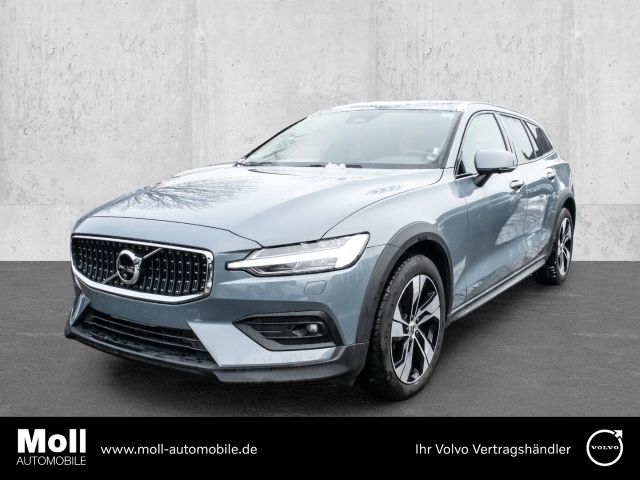 Grau Gebraucht 2024 Volvo V60 CC Plus Kombi | 39.900 € (Superpreis) - Bild 1/4