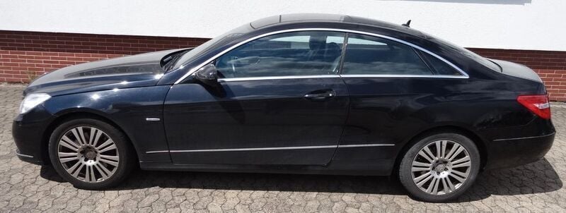 Gebraucht Mercedes E350 292 PS (214 kW) 2009 Schwarz Coupé