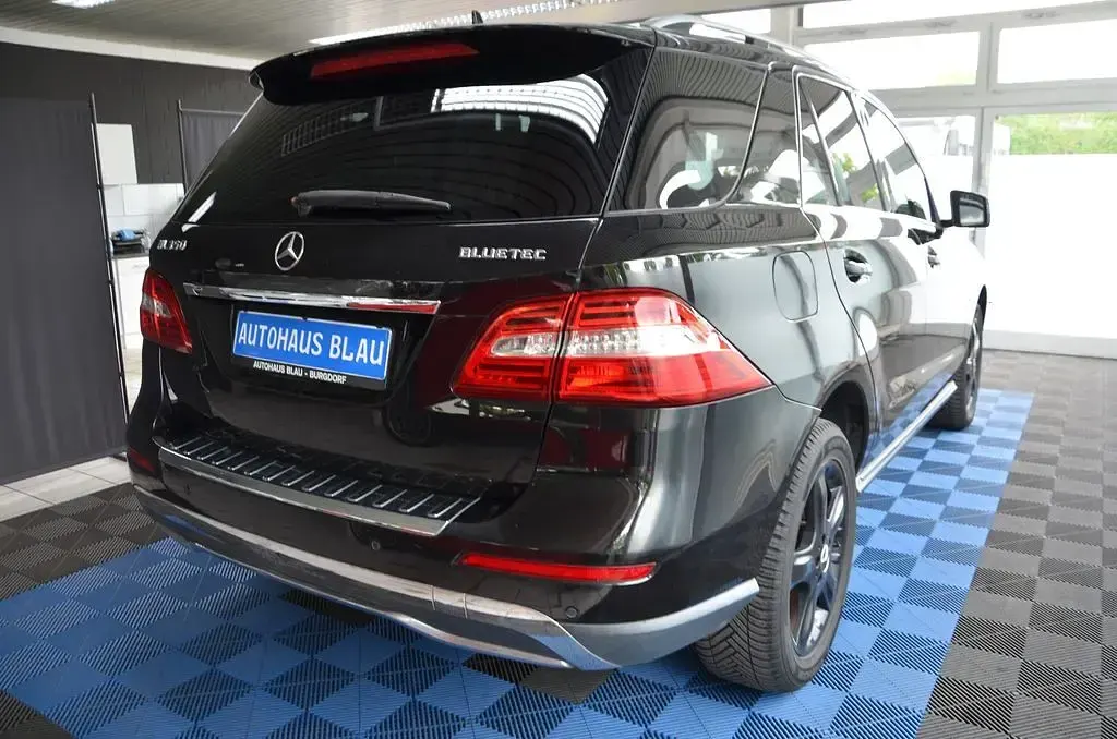 Gebraucht Mercedes ML350 258 PS (189 kW) 2012 Schwarz SUV