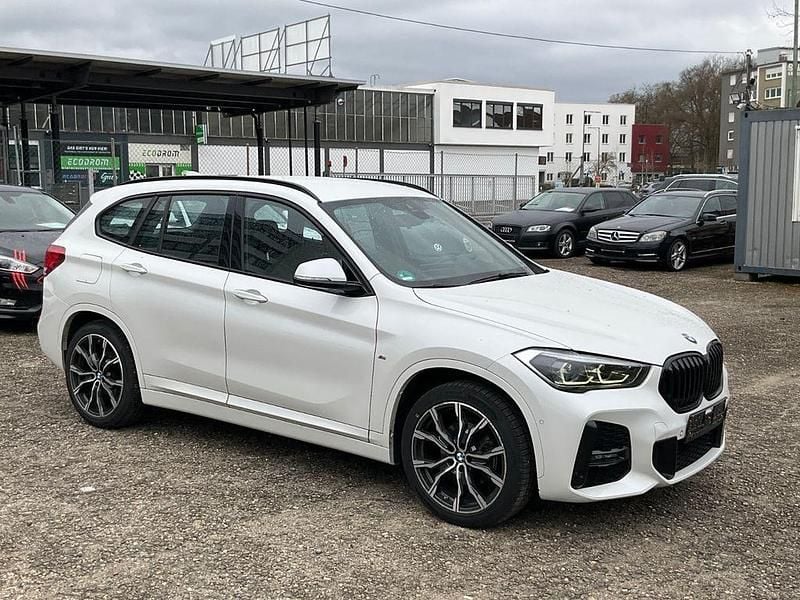 Gebraucht BMW X1 M Sport 150 PS (110 kW) 2021 Mineralweiss (metallic) SUV