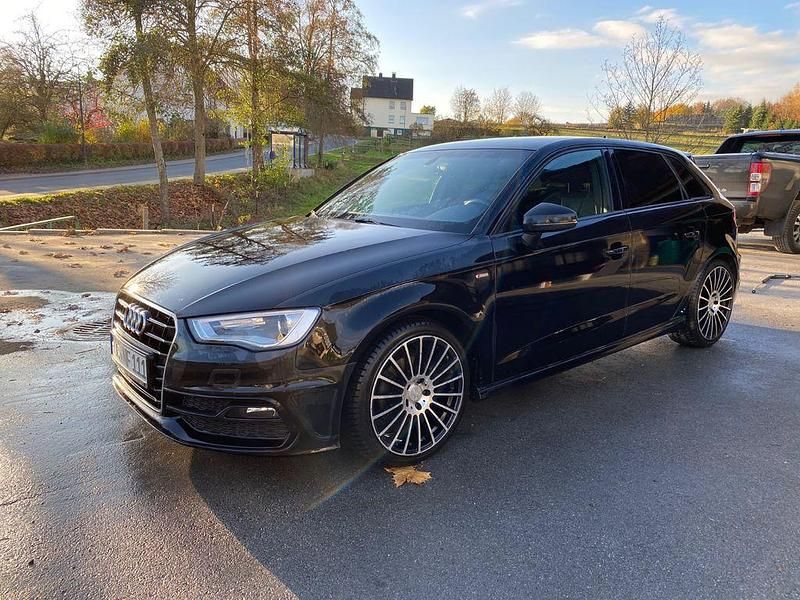 Schwarz Gebraucht 2016 Audi A3 S-Line Limousine | 13.000 € (Superpreis) - Bild 1/4