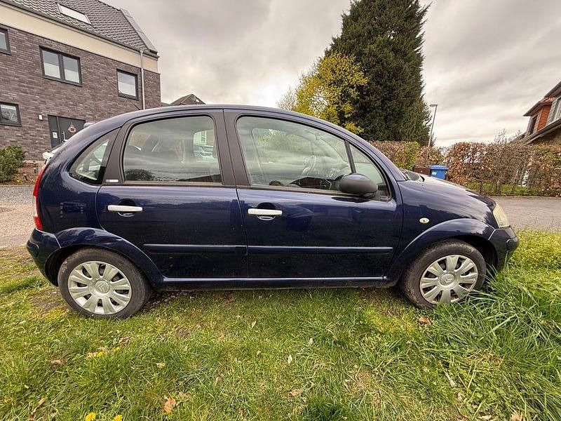Gebraucht Citroën C3 Exclusive 68 PS (50 kW) 2006 Blau Limousine
