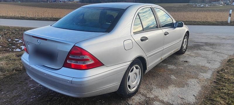 Gebraucht Mercedes C180 143 PS (105 kW) 2002 Silber Limousine