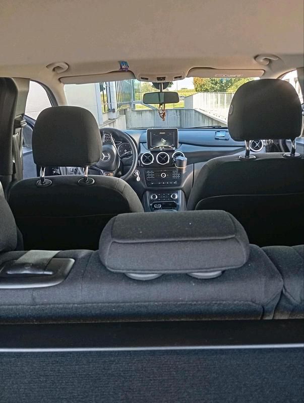 Gebraucht Mercedes B180 110 PS (80 kW) 2016 Schwarz Van / Kleinbus