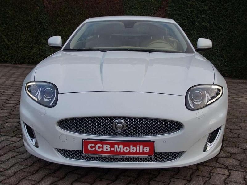 Gebraucht Jaguar XK 385 PS (283 kW) 2013 Polaris white Coupé