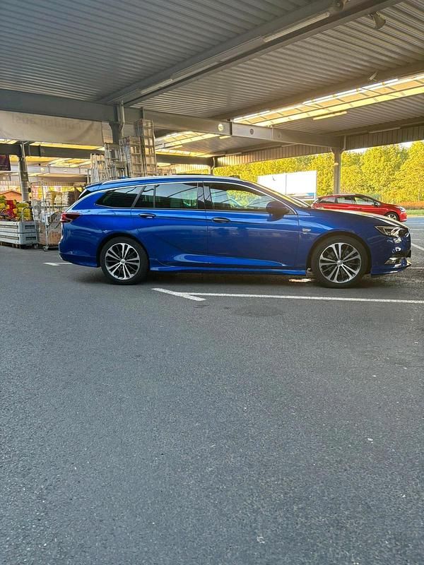 Blau Gebraucht 2018 Opel Insignia OPC Kombi | 17.500 € (Fairer Preis) - Bild 1/4