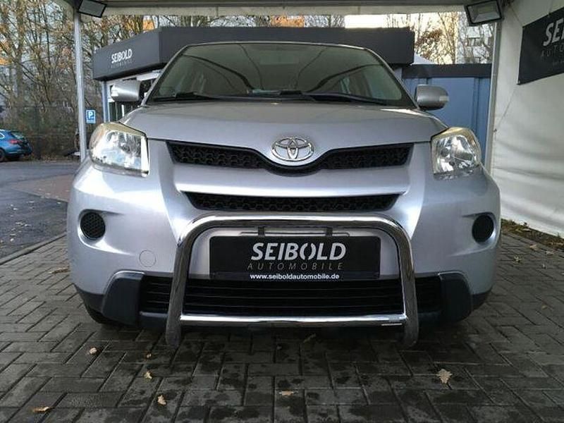 Gebraucht Toyota Urban Cruiser 101 PS (74 kW) 2010 Silver mica metallic SUV