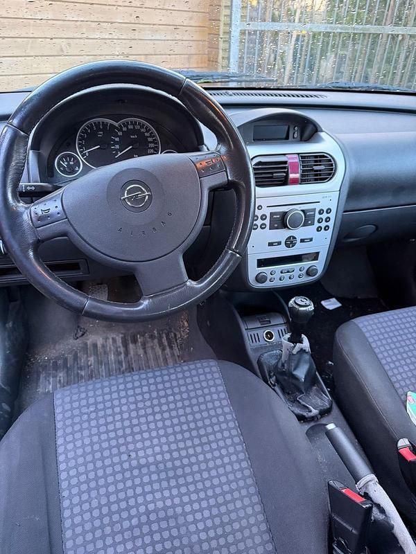 Gebraucht Opel Corsa 80 PS (58 kW) 2005 Grau Kleinwagen