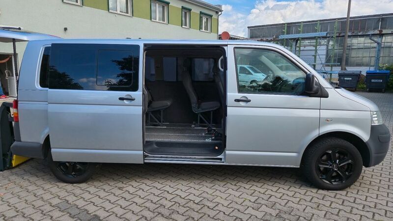 Silber Gebraucht 2009 VW T5 Trendline Van | 15.950 € - Bild 1/4