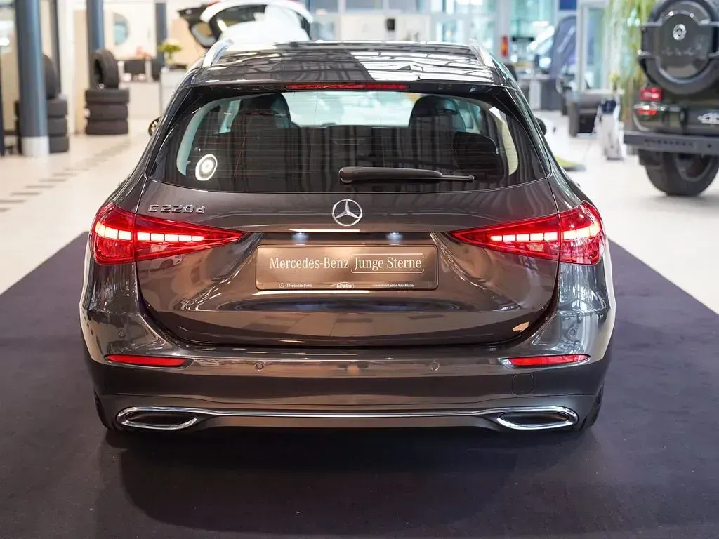 Gebraucht Mercedes C220 Avantgarde 197 PS (144 kW) 2025 Graphitgrau Kombi