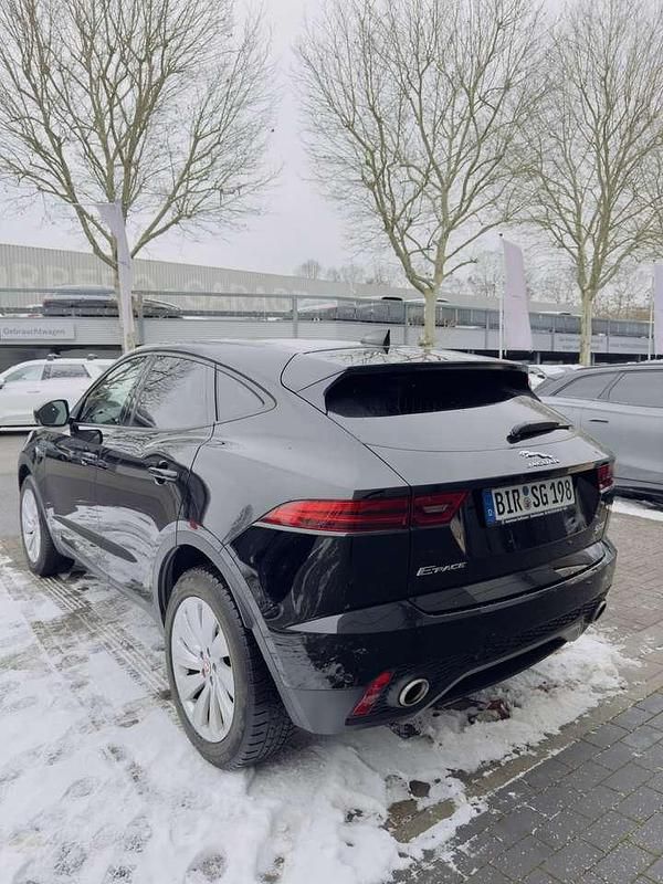 Second-hand Jaguar E-Pace R-Dynamic 204 CP (150 kW) 2022 SUV