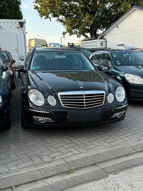 Gebraucht Mercedes E280 190 PS (139 kW) 2006 Schwarz Kombi