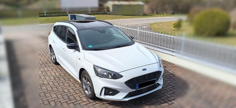 Gebraucht Ford Focus ST-Line 125 PS (91 kW) 2019 Weiß Kombi