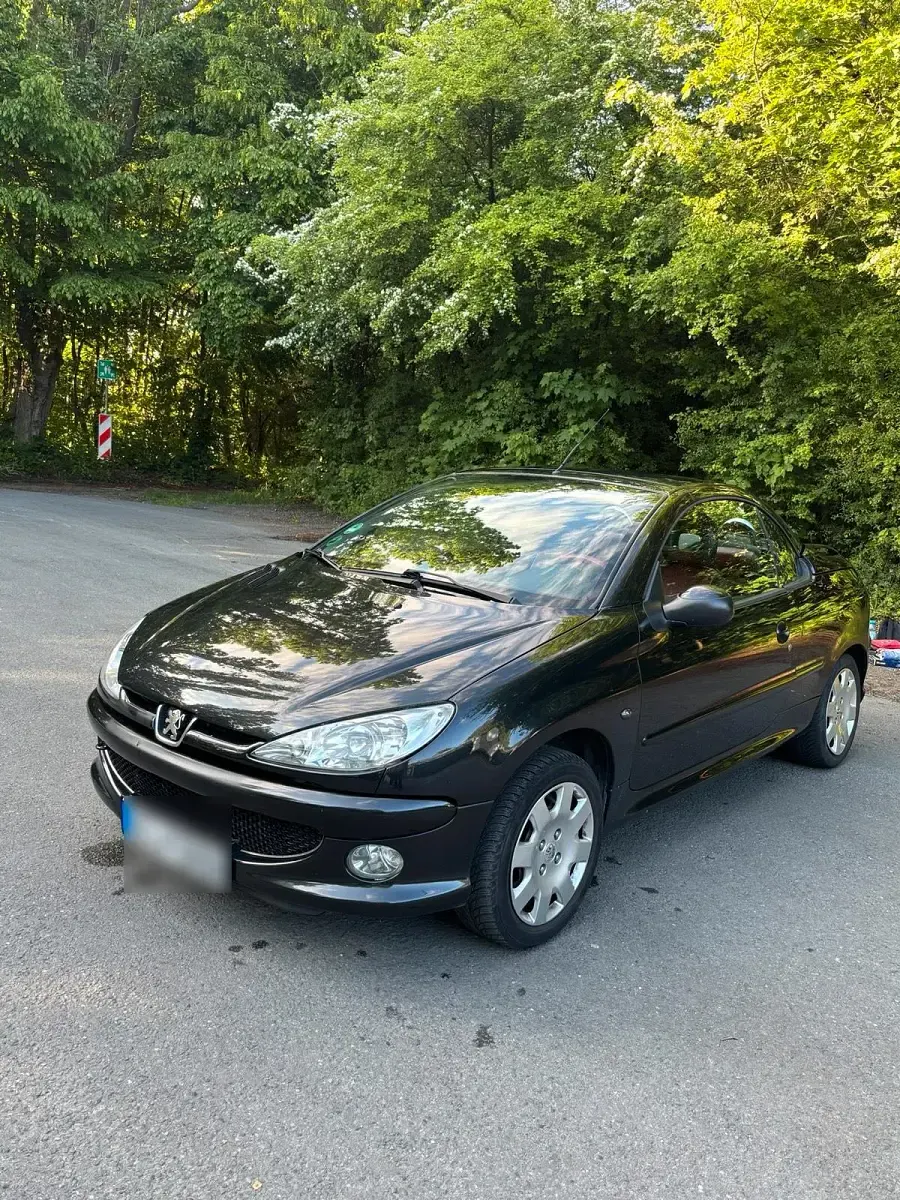 Gebraucht Peugeot 206 CC 109 PS (80 kW) 2005 Schwarz Cabrio