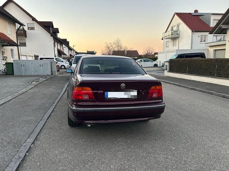 Gebraucht BMW 520 150 PS (110 kW) 1998 Rot Limousine