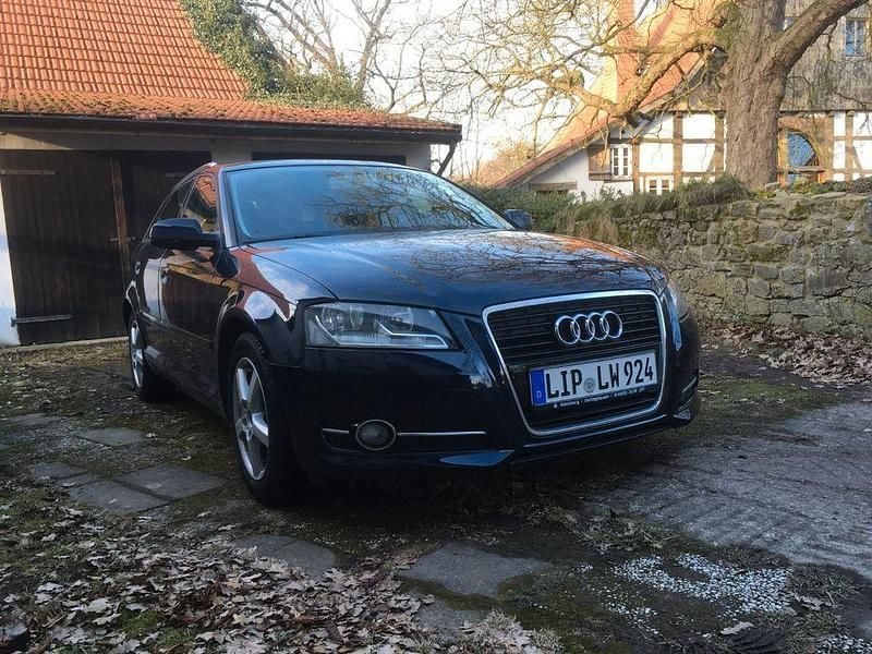 Gebraucht Audi A3 Ambiente 105 PS (77 kW) 2012 Blau Kleinwagen