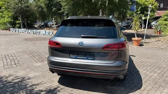 Gebraucht VW Touareg 231 PS (169 kW) 2018 Grau SUV
