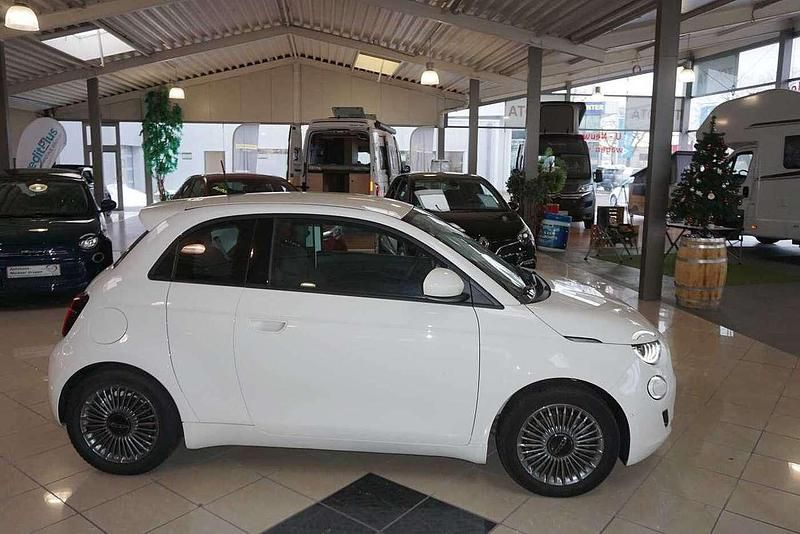 Gebraucht Fiat 500e Icon 86 kW (118 PS) 2021 Weiß Limousine