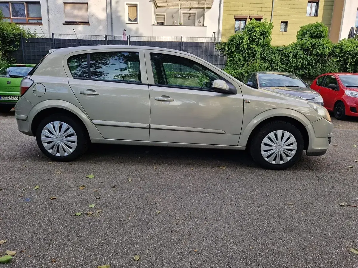 Gebraucht Opel Astra 125 PS (91 kW) 2005 Andere farben Limousine