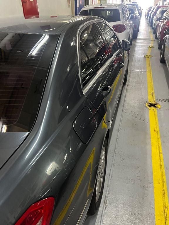 Gebraucht Mercedes E250 Elegance 204 PS (150 kW) 2009 Schwarz Limousine