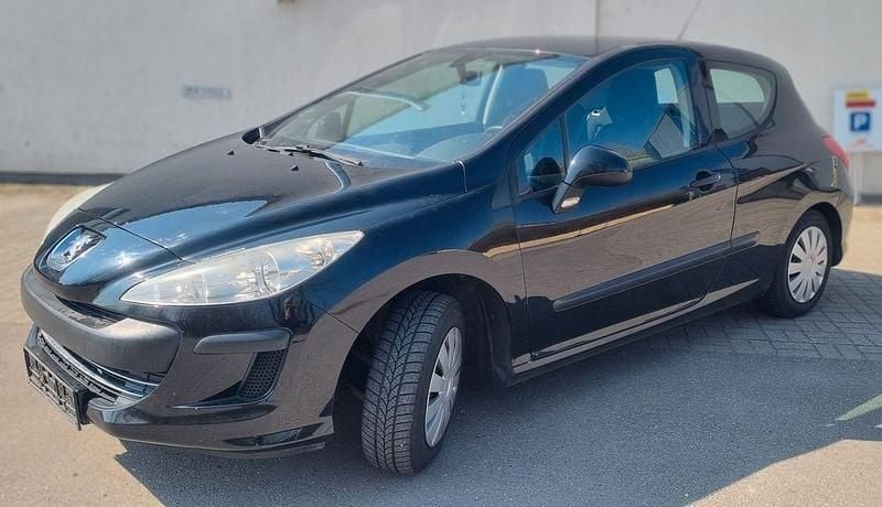 Gebraucht Peugeot 308 Tendance 92 PS (67 kW) 2010 Schwarz Limousine